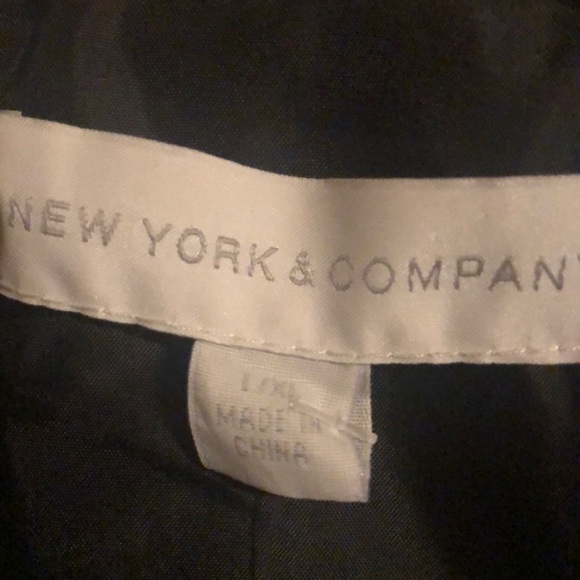 Black and white Jacket - Picture 2 of 6